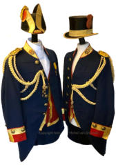 Lakei en koetsier - met knopen van v��r 1907, maar langer doorgedragen